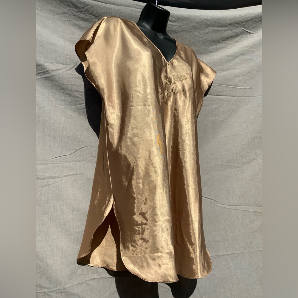 Vintage Golden Slip With Floral Detailing - California Dynasty Size Medium